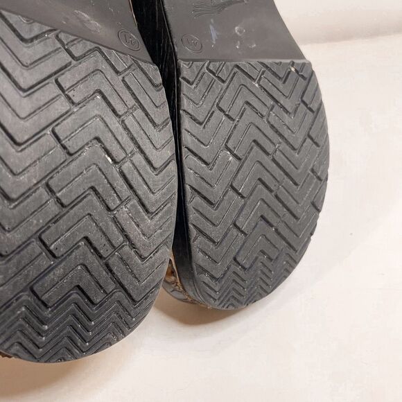 Dansko Snake Print Tiger Eye Nursing Clogs 41 - Picture 11 of 11